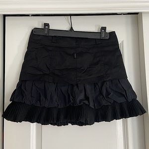 Adorable ruffled mini skirt!